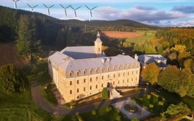 Un haut lieu spirituel et culturel menacé par des éoliennes en Ardèche